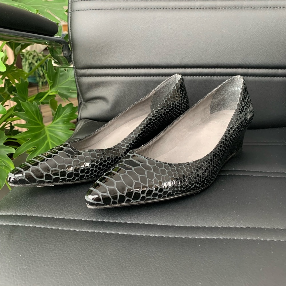 STUART WEITZMAN Pointed Heels